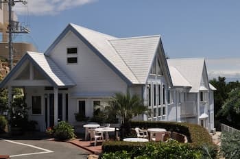 Country Inn The White Marine