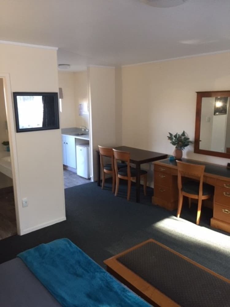 Pembrooke Motor Lodge