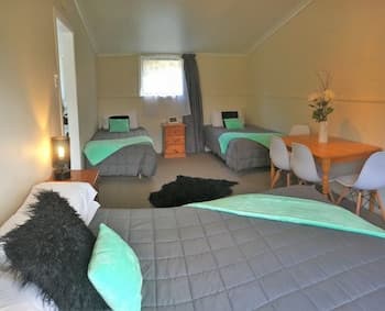 Opal Hot Springs & Holiday Park