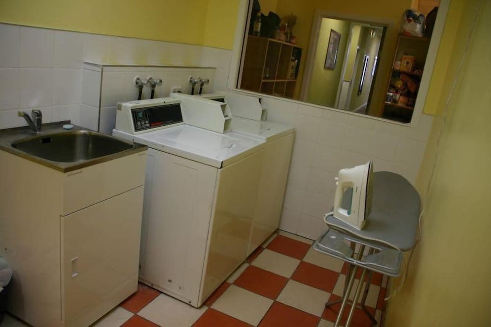 Silverfern Backpackers