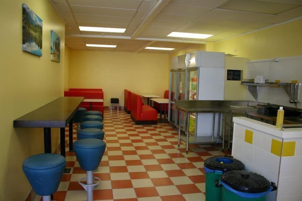 Silverfern Backpackers