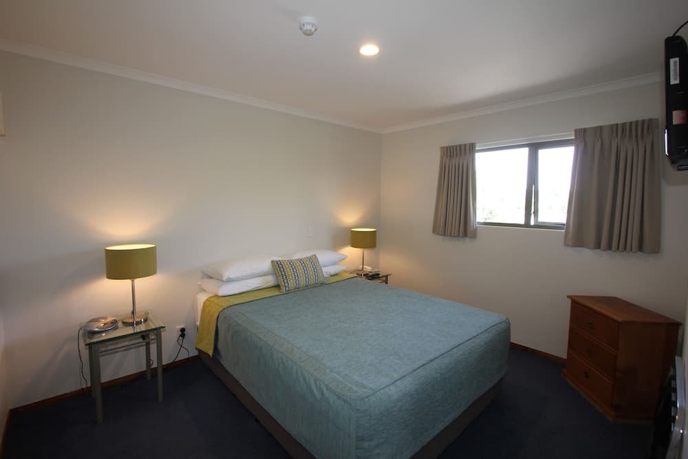 Breakers Motel Whangamata