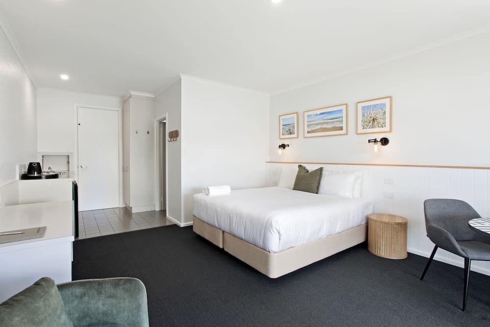 Mariners Cove at Paynesville Motel & Apartments