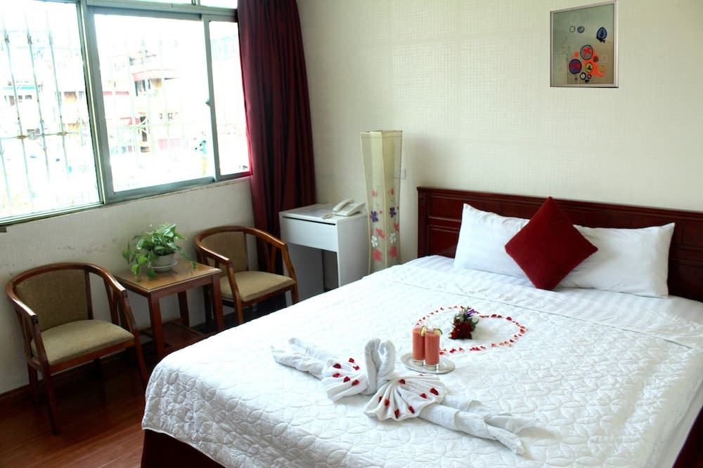 Le Petit Hanoi Hotel