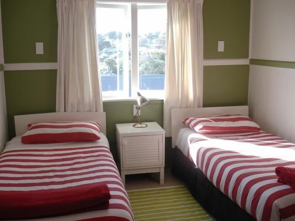 Ducks & Drakes Boutique Motel & Backpackers