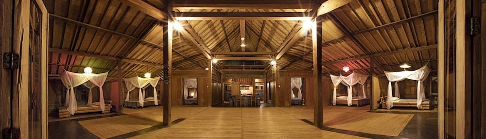 Pondok Pitaya Hotel, Surfing & Yoga