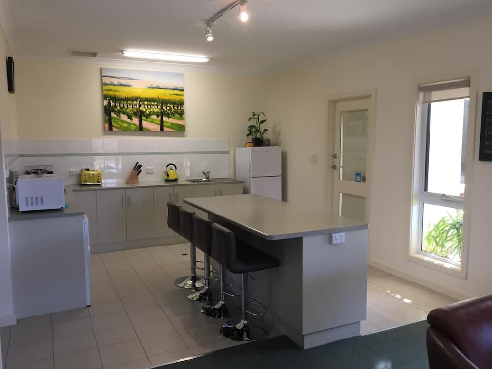 Lyreen's Apartment B&B