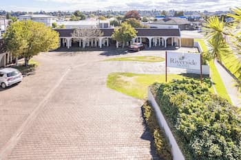 Riverside Motel