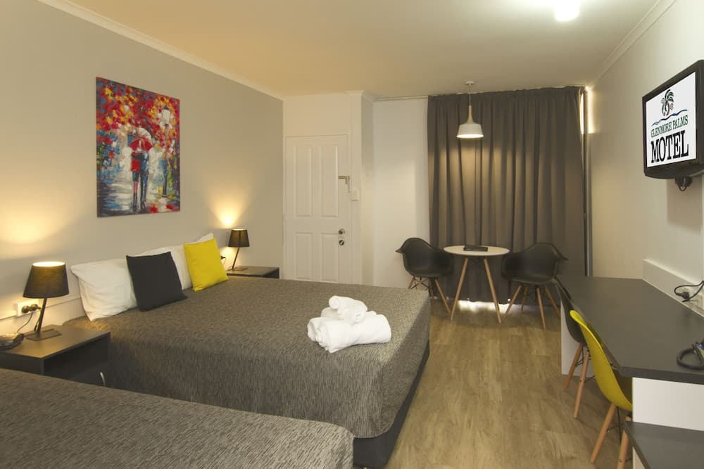 Glenmore Palms Motel