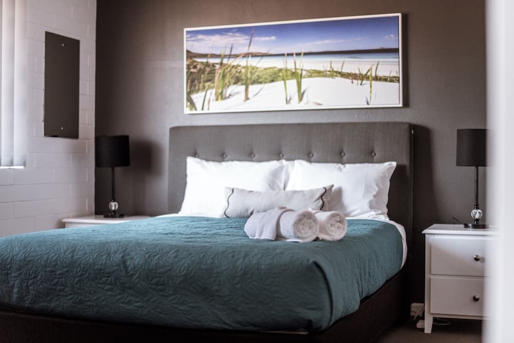 Archipelago Apartments