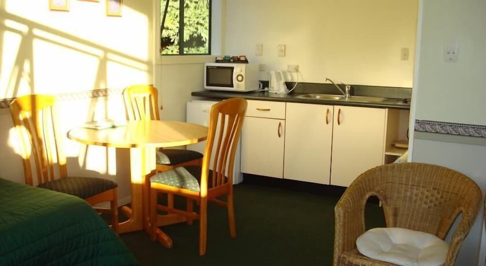 Kiwi Park Motels & Holiday Park