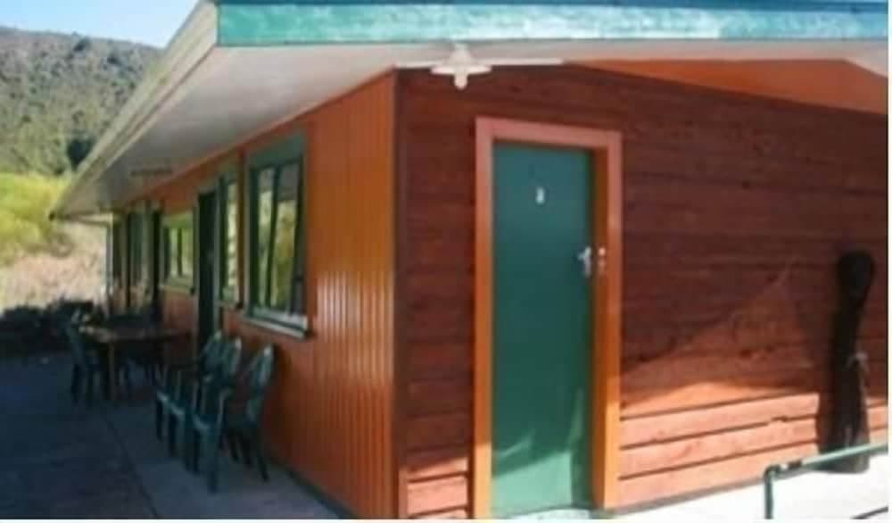 Kiwi Park Motels & Holiday Park