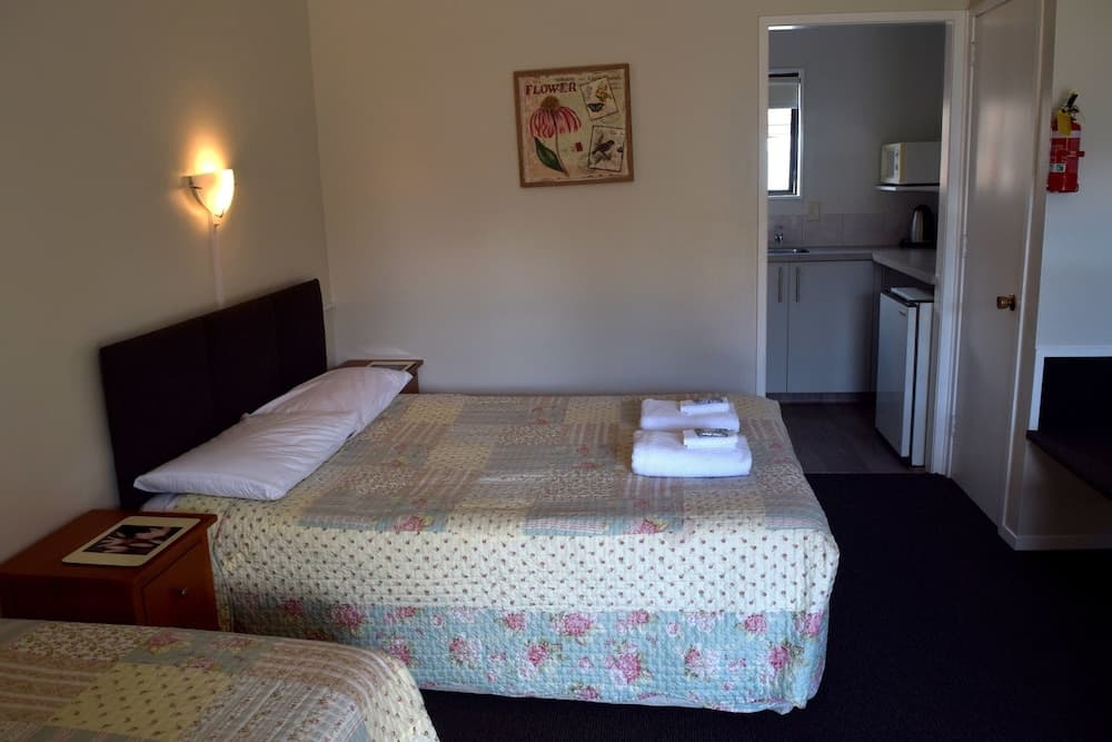 Papakura Monument Motor Lodge