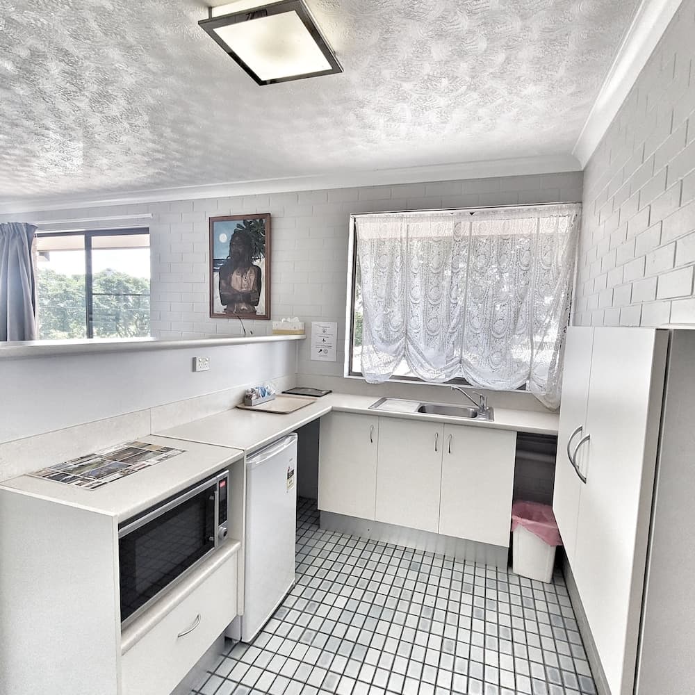 A Raceview Motor Inn