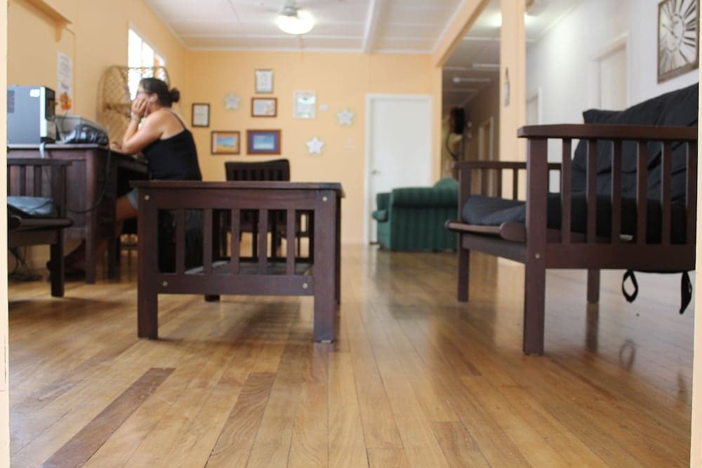 Civic Guest House - Hostel