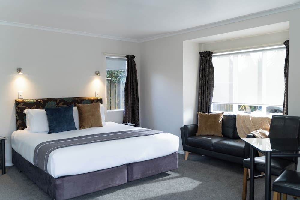 Pacific Coast Motor Lodge