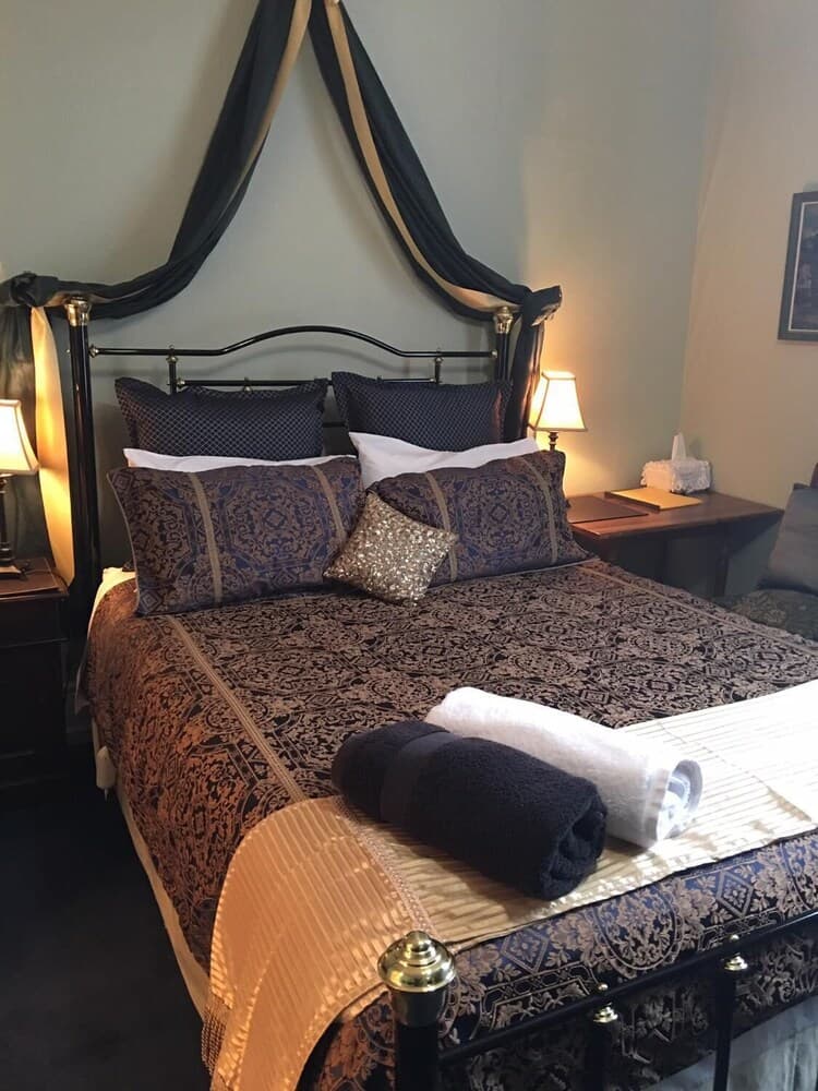 Colonial Accommodation at Undine