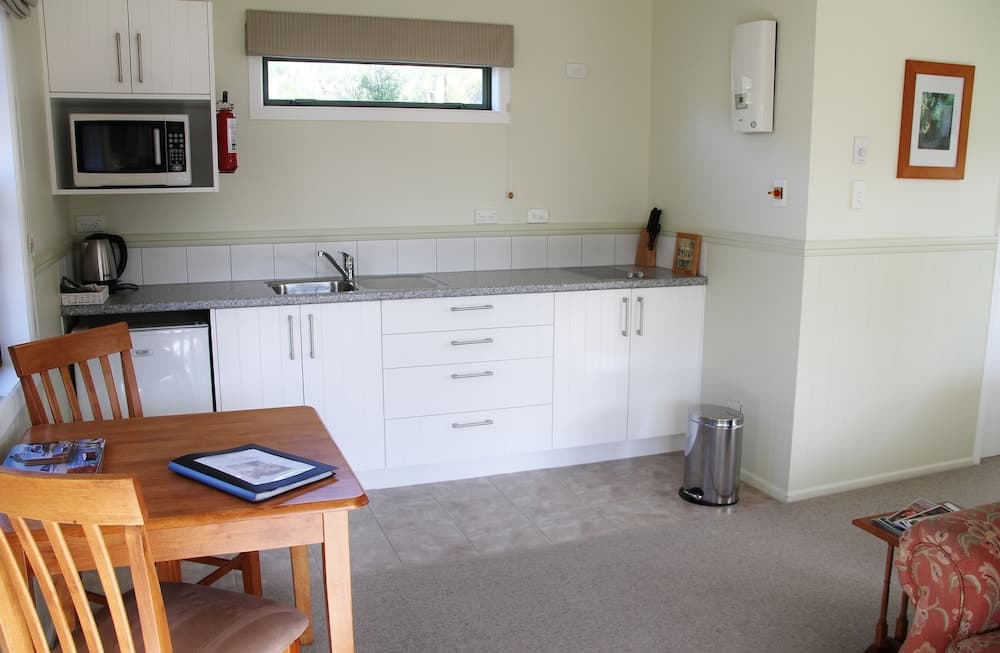 Clive Colonial Cottages