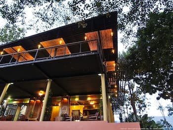 Boutique Raft Resort