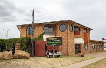 Emerald Western Gateway Motel