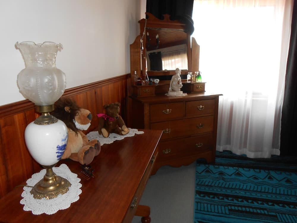 Tidelines of Bicheno