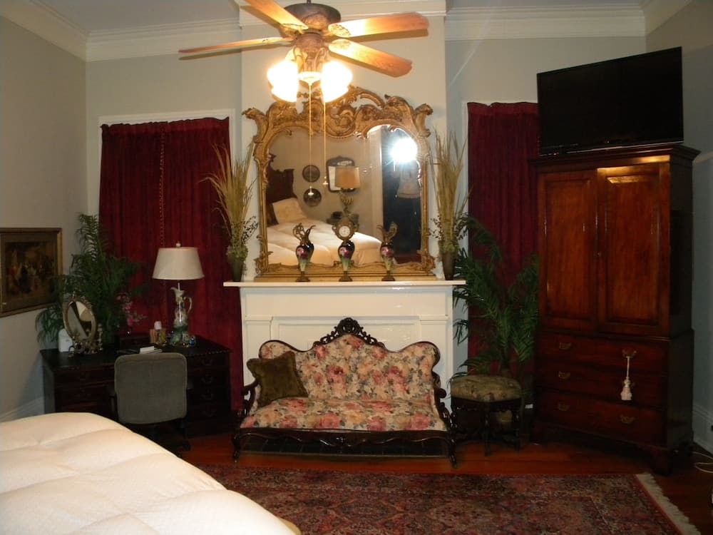 Shadowlawn Bed & Breakfast