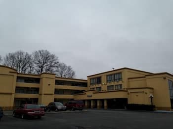 Diamond Inn and Suites