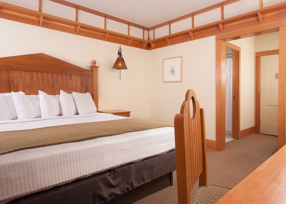 Old Faithful Snow Lodge & Cabins - Inside the Park