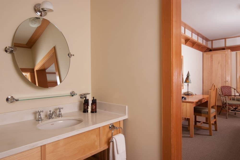 Old Faithful Snow Lodge & Cabins - Inside the Park