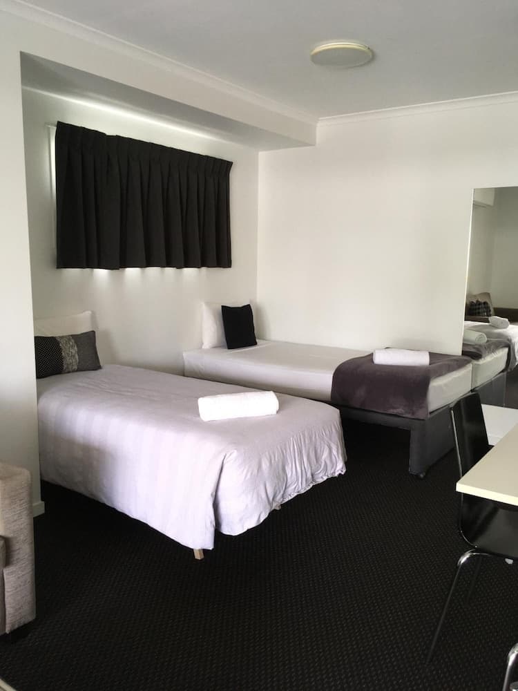 Cooroy Luxury Motel Apartments Noosa