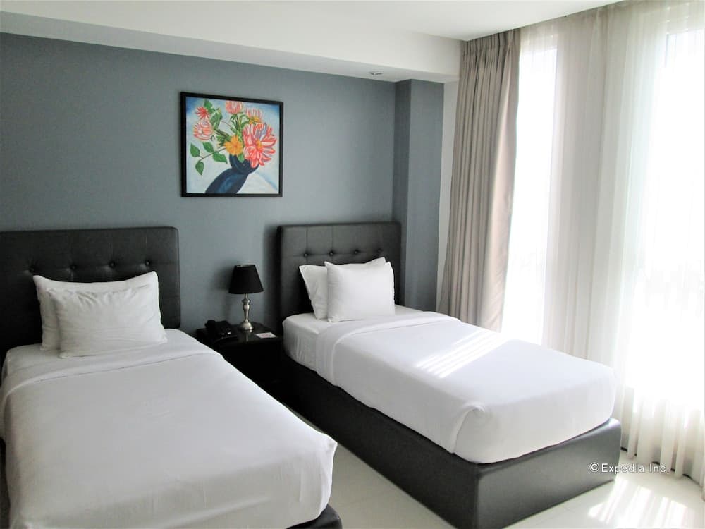 Upperhouse Hotel Formerly Pacifico Boutique by Hiverooms