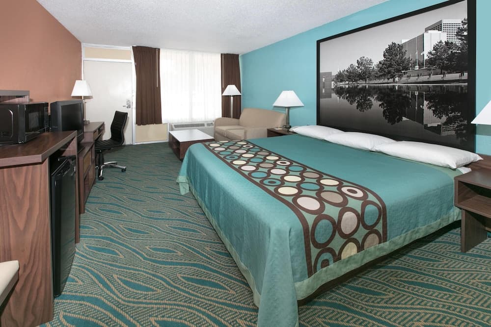 Super 8 by Wyndham Duncan