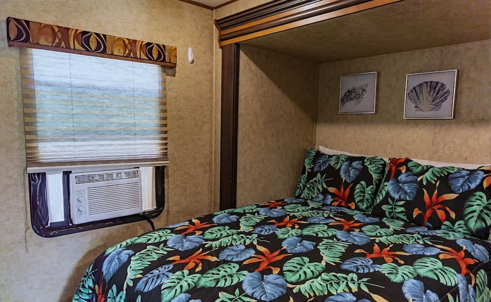 Blue Dolphin Inn and Cottages