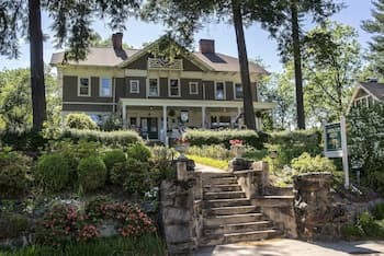 Abbington Green Bed & Breakfast Inn