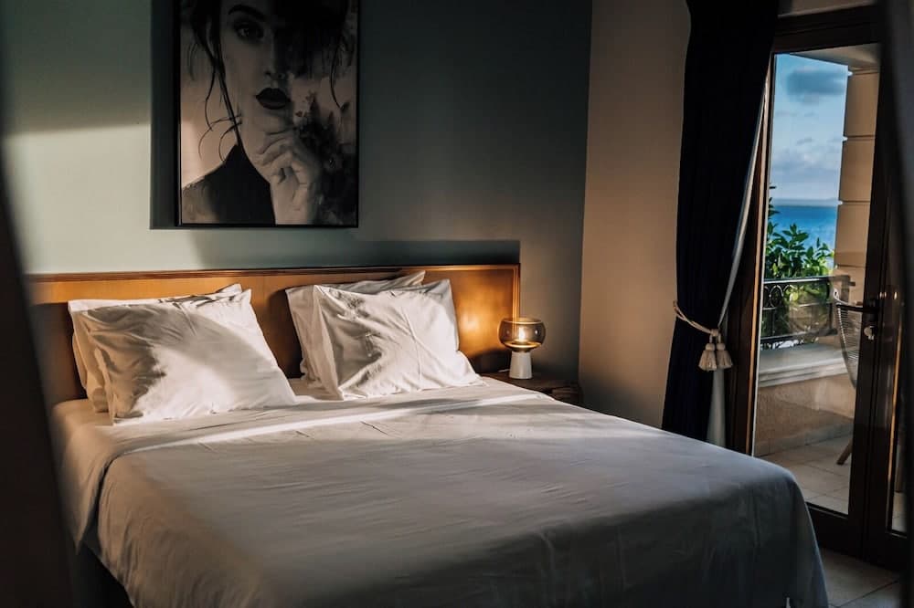 The Bellafonte - Luxury Oceanfront Hotel