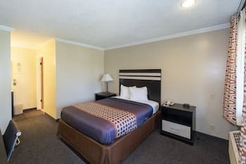 Surf Motel and Gardens