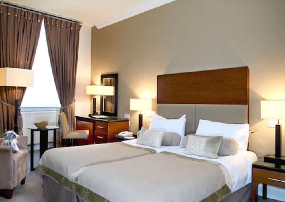 Parliament House Hotel