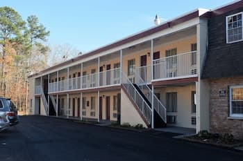 Fort Eustis Inn