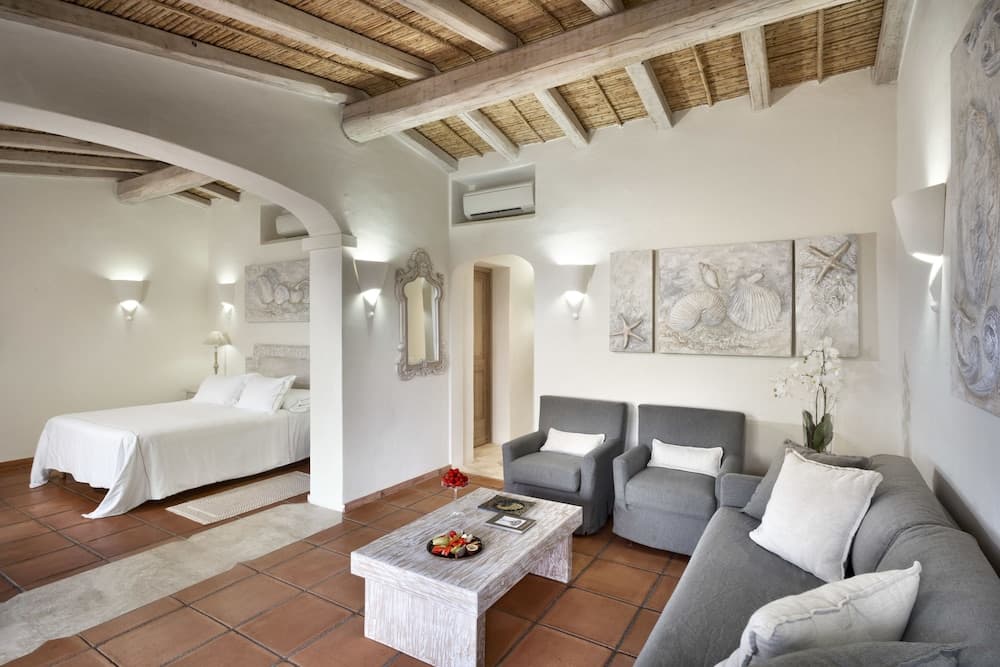 Li Finistreddi Exclusive Country Retreat