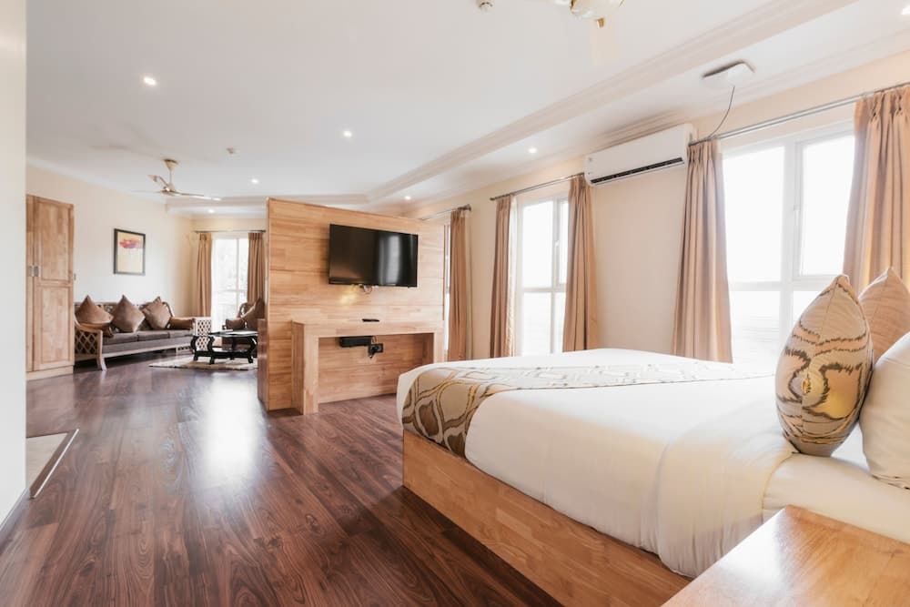 The Panoramic Getaway