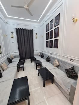 The Australian Hostel