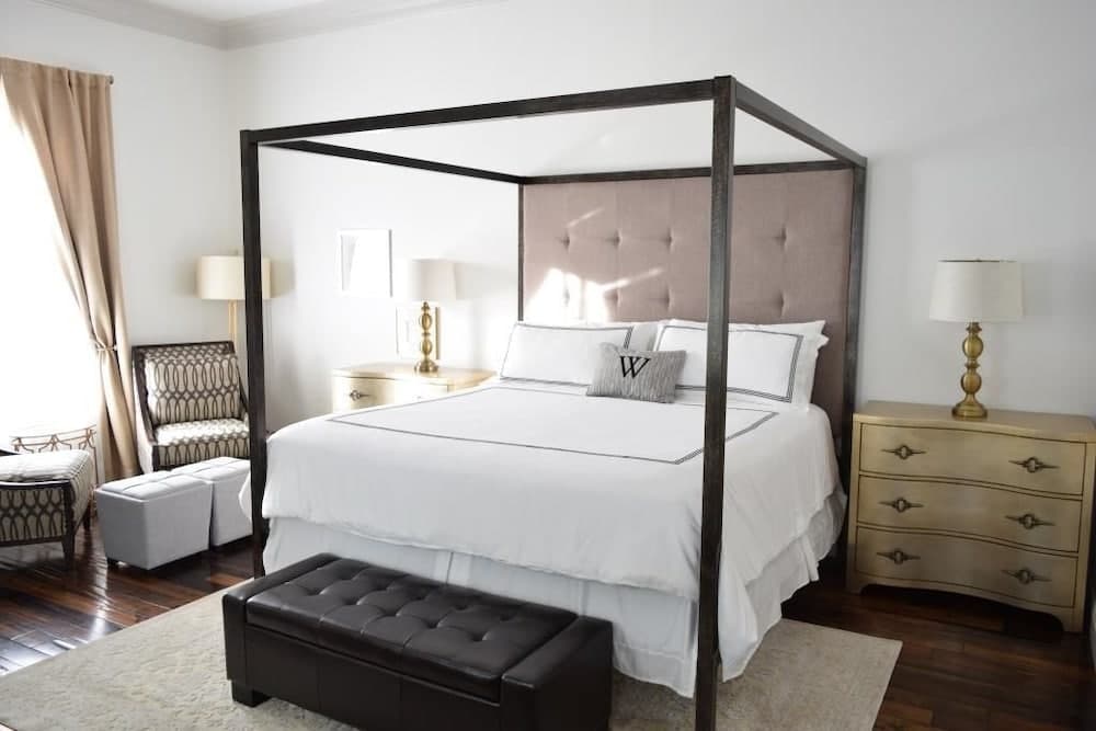 The William Boerne Hotel