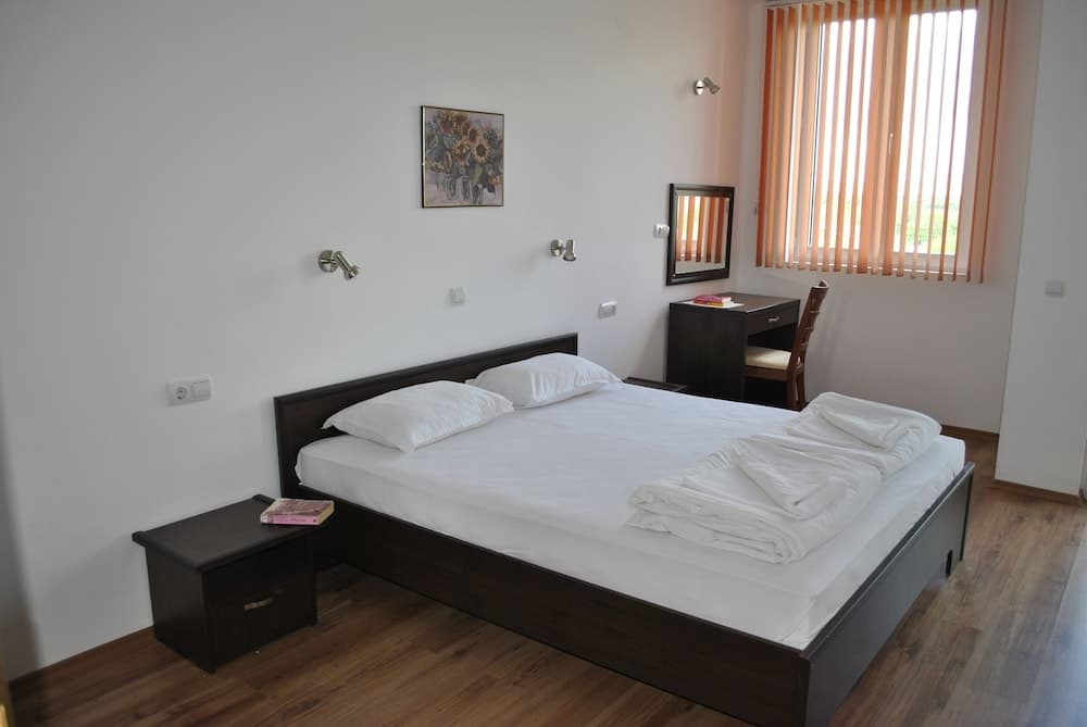 Julia Family Apartments