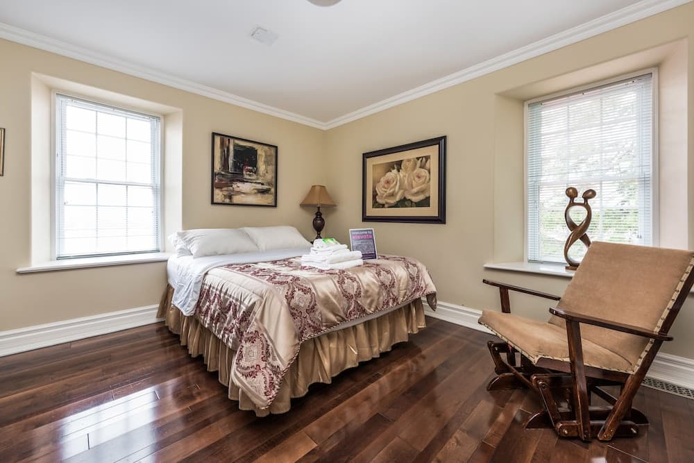 CastleView Inn by Elevate Rooms