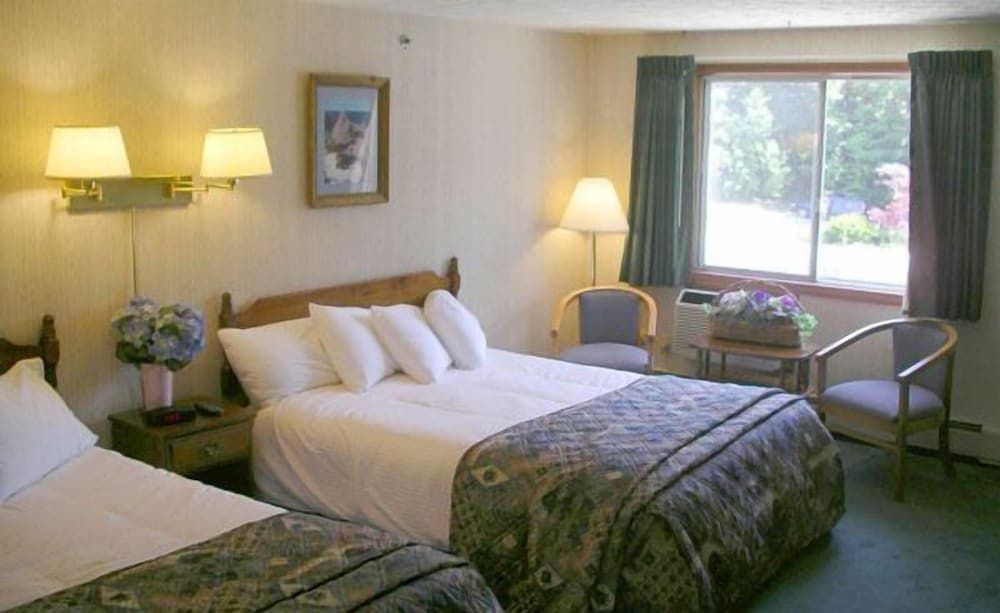 The Rhumb Line Resort