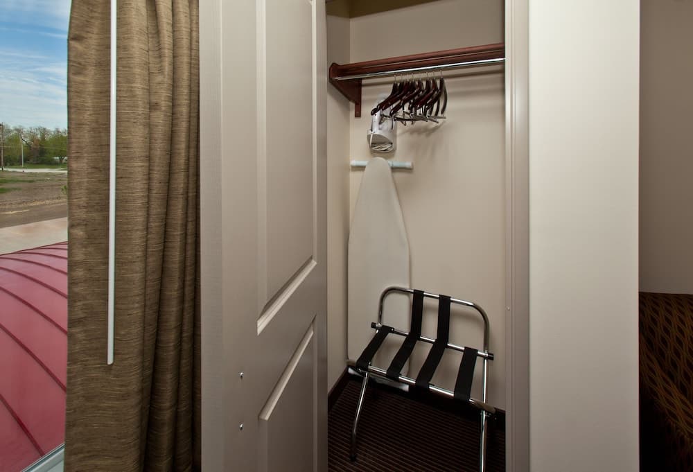 AmericInn by Wyndham Hartford SD