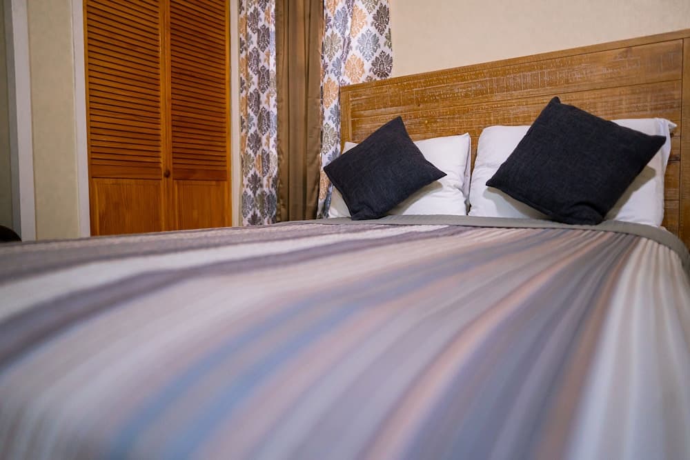 Connie's Comfort Suites