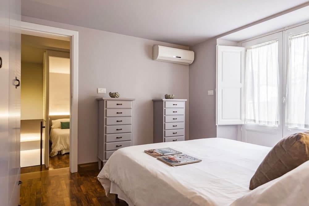 Ferrini Home Residence 150