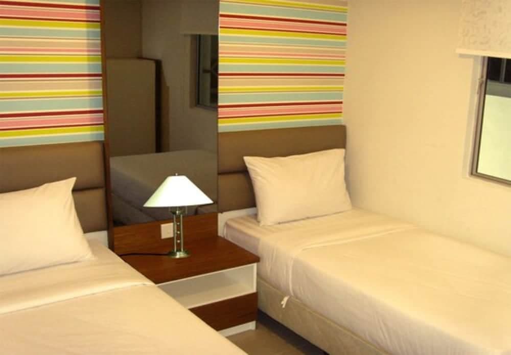 Duta Hotel & Residence