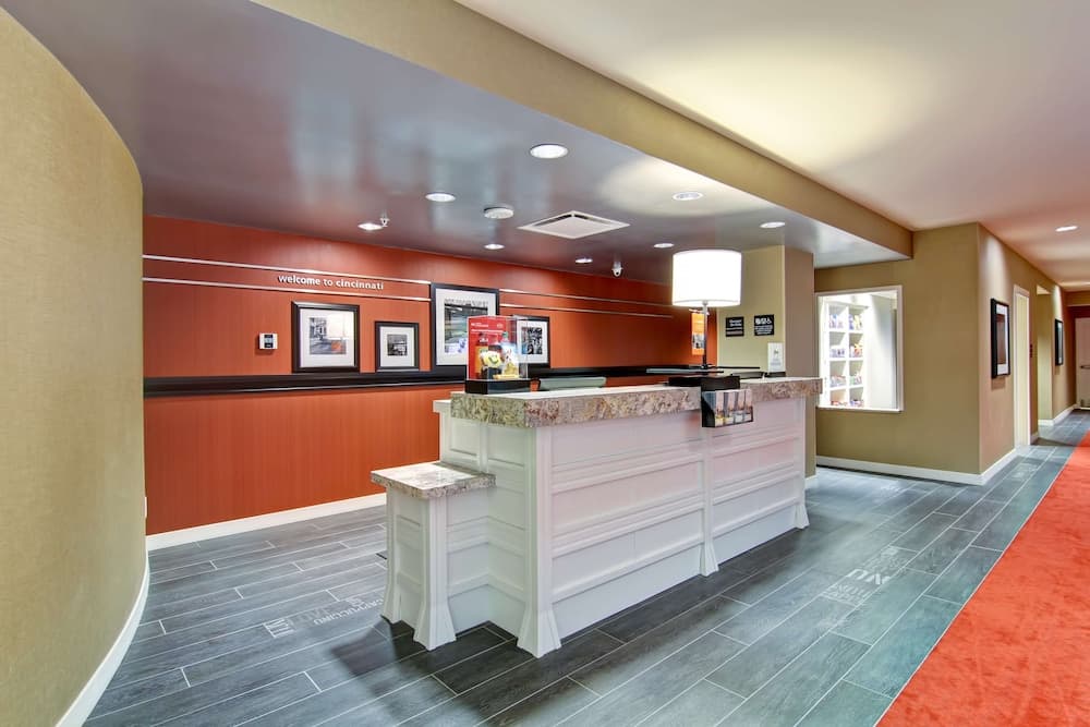 Hampton Inn & Suites Cincinnati-Downtown
